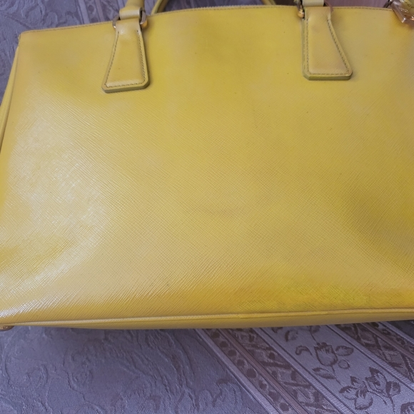 (SOLD)Authentic Prada Galleria Saffiano Leather two way bag - Picture 7 of 16